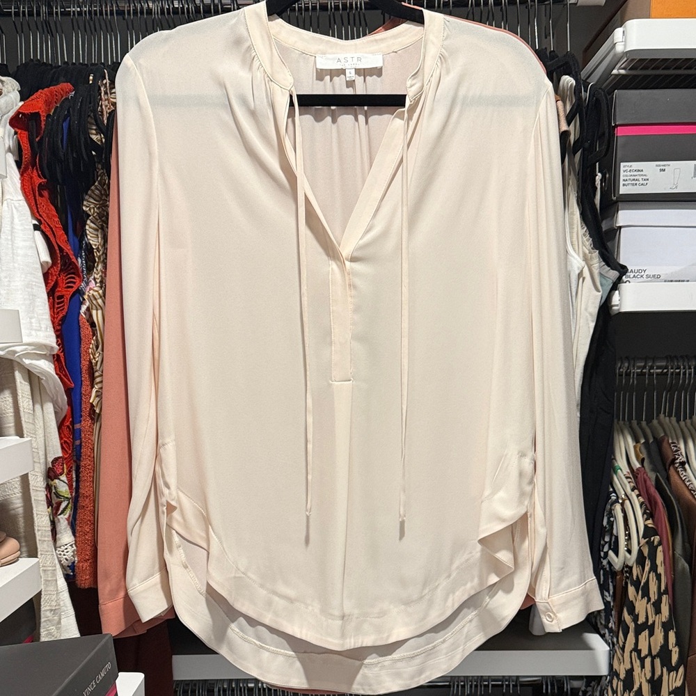NWT ASTR Women's Soft Cream Blouse